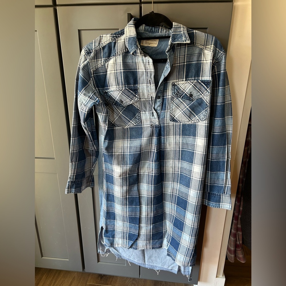 Super cute jean dress!